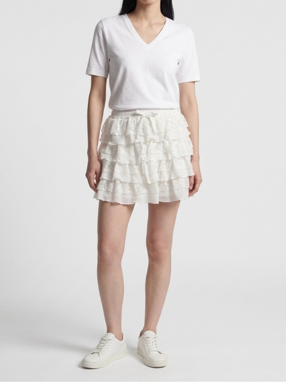 Edikted White Tiered Lace Mini Skirt